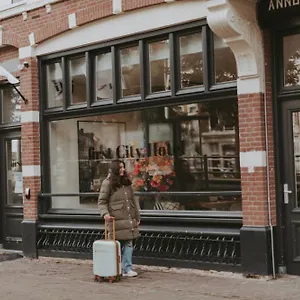 Hotel Boutique First, Haga